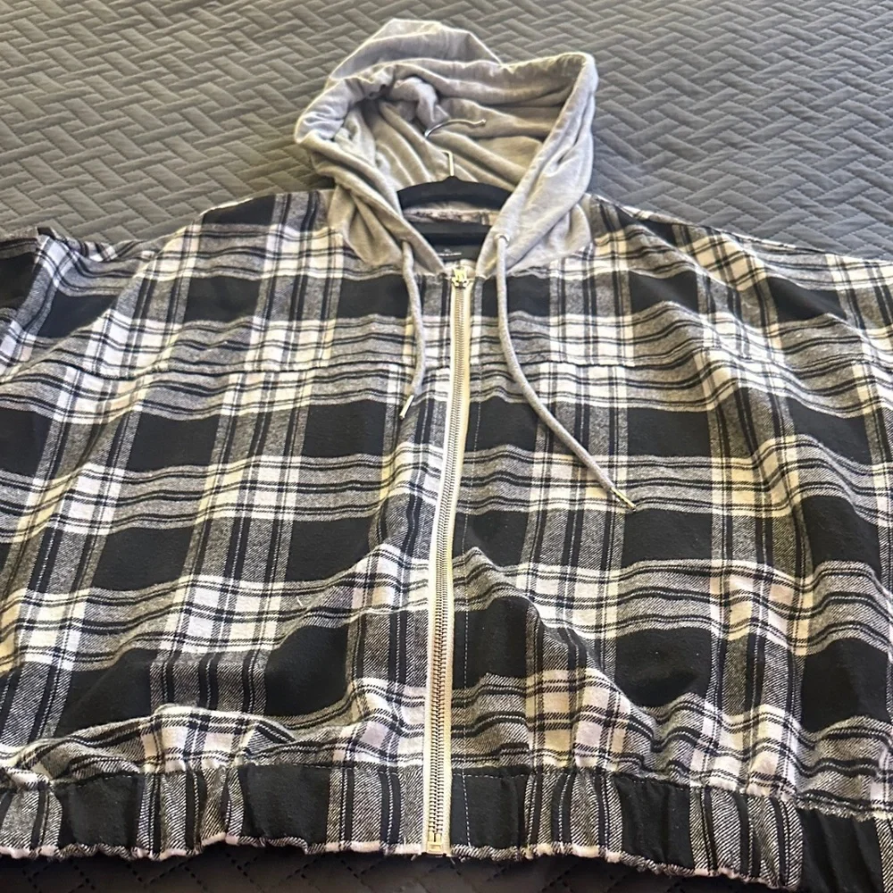 New Look Black & White Plaid Zip-Up Hoodie with Gray Hood - Picture 8 of 11